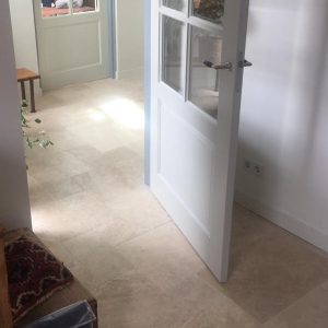 Classic travertin beige light anticato romaans verband