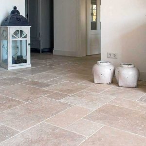 Ivory light travertin gezoet en getrommeld 40.6x40.6x1.2cm