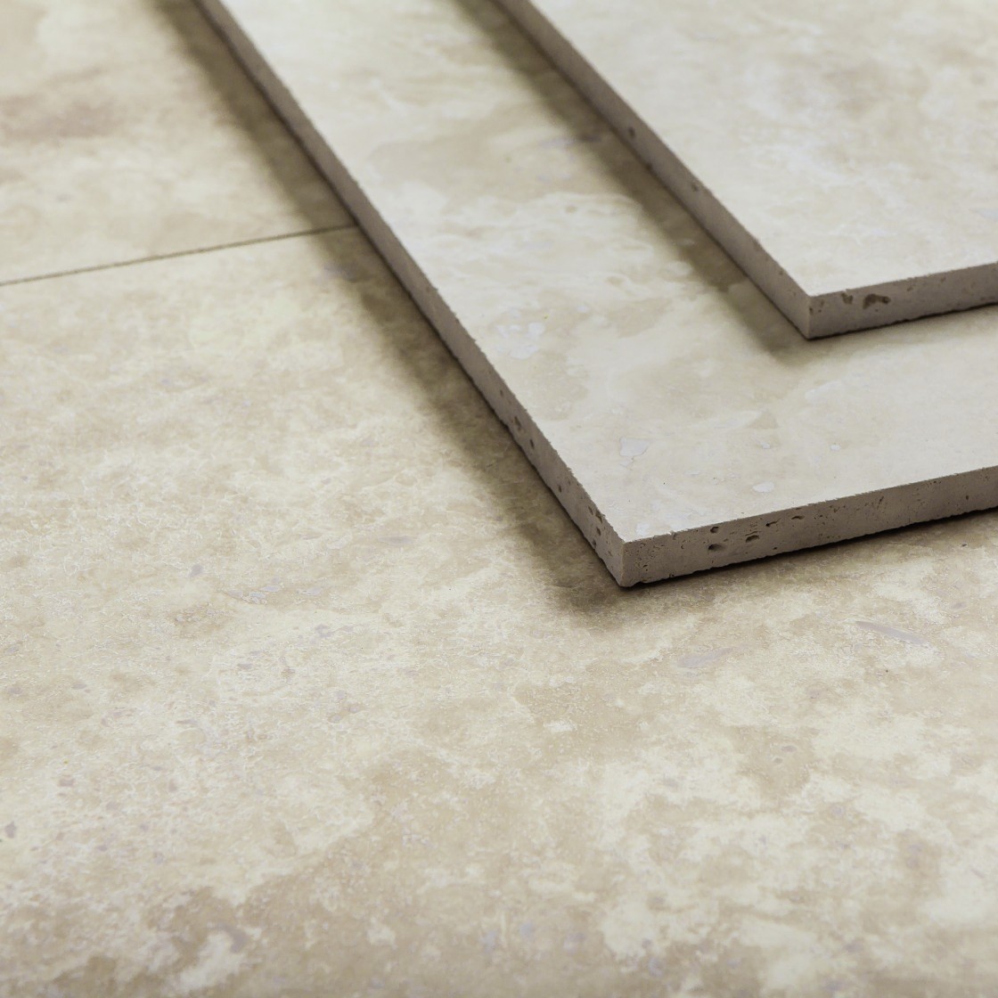 Ivory light travertin gezoet en gevuld 61x40.6x1.2cm