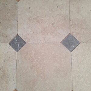 Classic beige travertin gezoet en getrommeld octagon 40.6x40.6x1.2cm /10x10x1cm