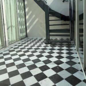 Dambord Wit marmer en donker hardsteen anticato 20x20x1cm vloer / wandtegel