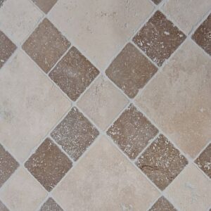 Beige en bruin travertin getrommeld patroon vloertegel