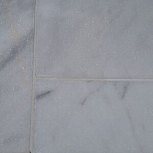 Wit marmer verouderd / getrommeld romaans verbandx1.2cm