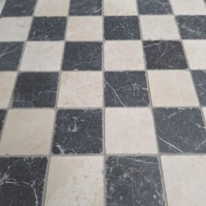 Dambord beige en torros marmer anticato 10x10x1