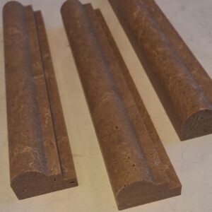 Wandlijsten Noce Travertin Type Crown