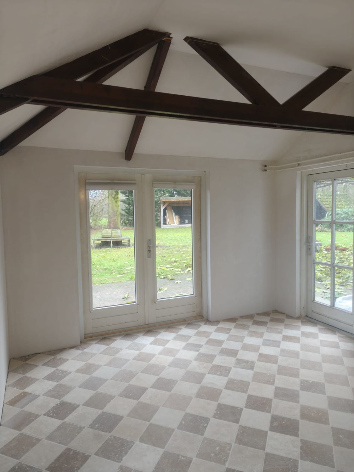 Travertin anticato beige en bruin 20x20x1 vloertegel