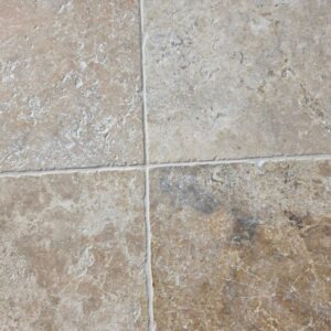 Pescara travertin 30.5x30.5x1 anticato vloer / wandtegel