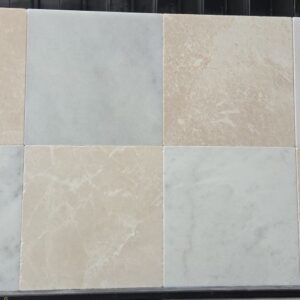 Wit en beige marmer  30.5x30.5x1 getrommeld