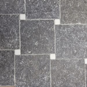 Belgisch hardsteen en wit marmer getrommeld 15x15x1 / 2.3x2.3x1 vloertegel