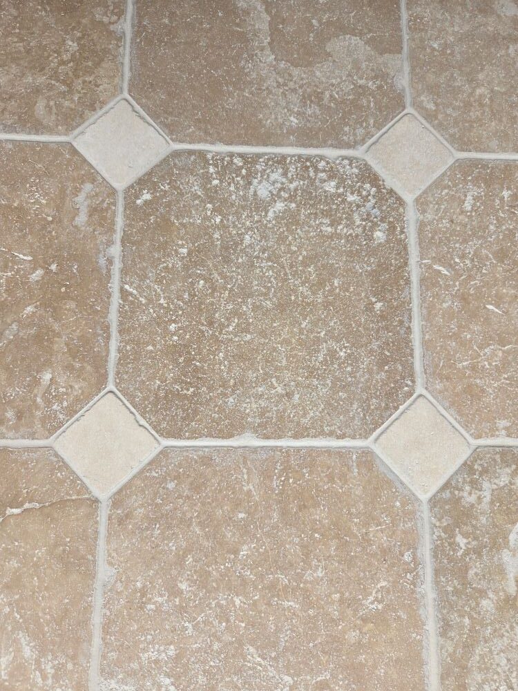 Bruin travertin 20x20x1 / 4.8x4.8x1 octagon vloer/wandtegel